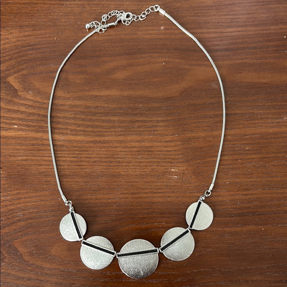Elegant Silver-coloured Necklace with Black Accents